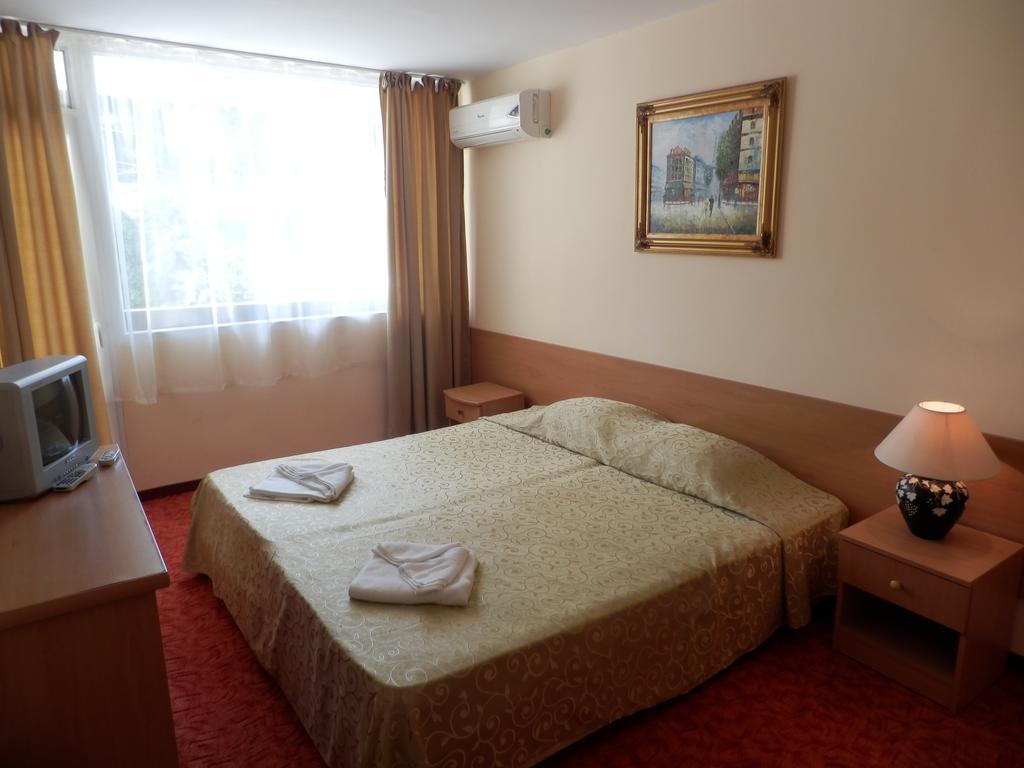 Ahilea Hotel - Free Pool Access Балчик Екстер'єр фото