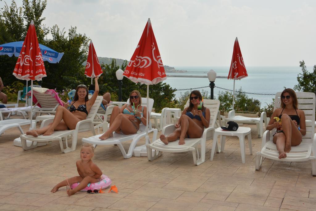 Ahilea Hotel - Free Pool Access Балчик Екстер'єр фото