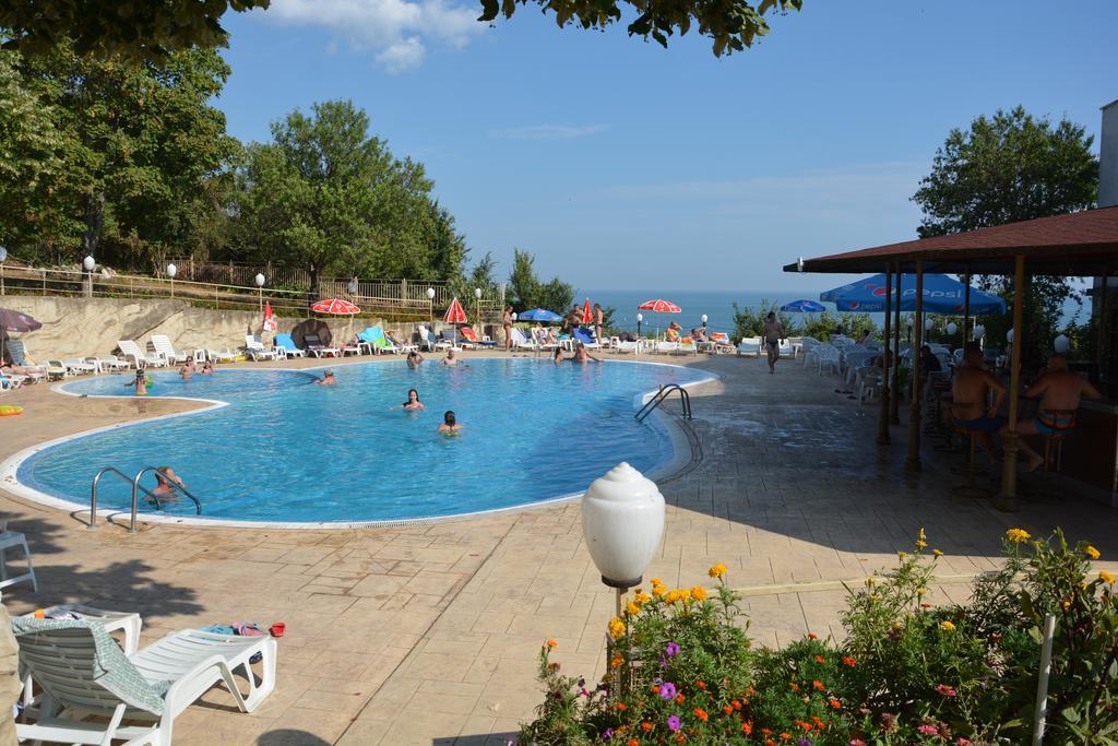 Ahilea Hotel - Free Pool Access Балчик Екстер'єр фото