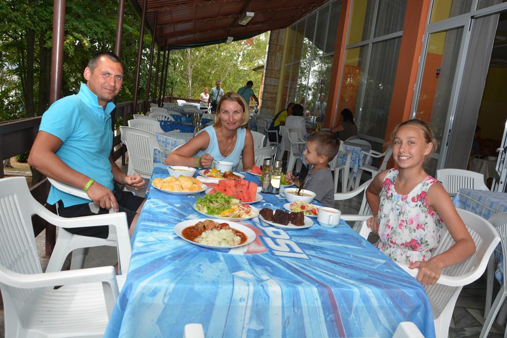 Ahilea Hotel - Free Pool Access Балчик Екстер'єр фото