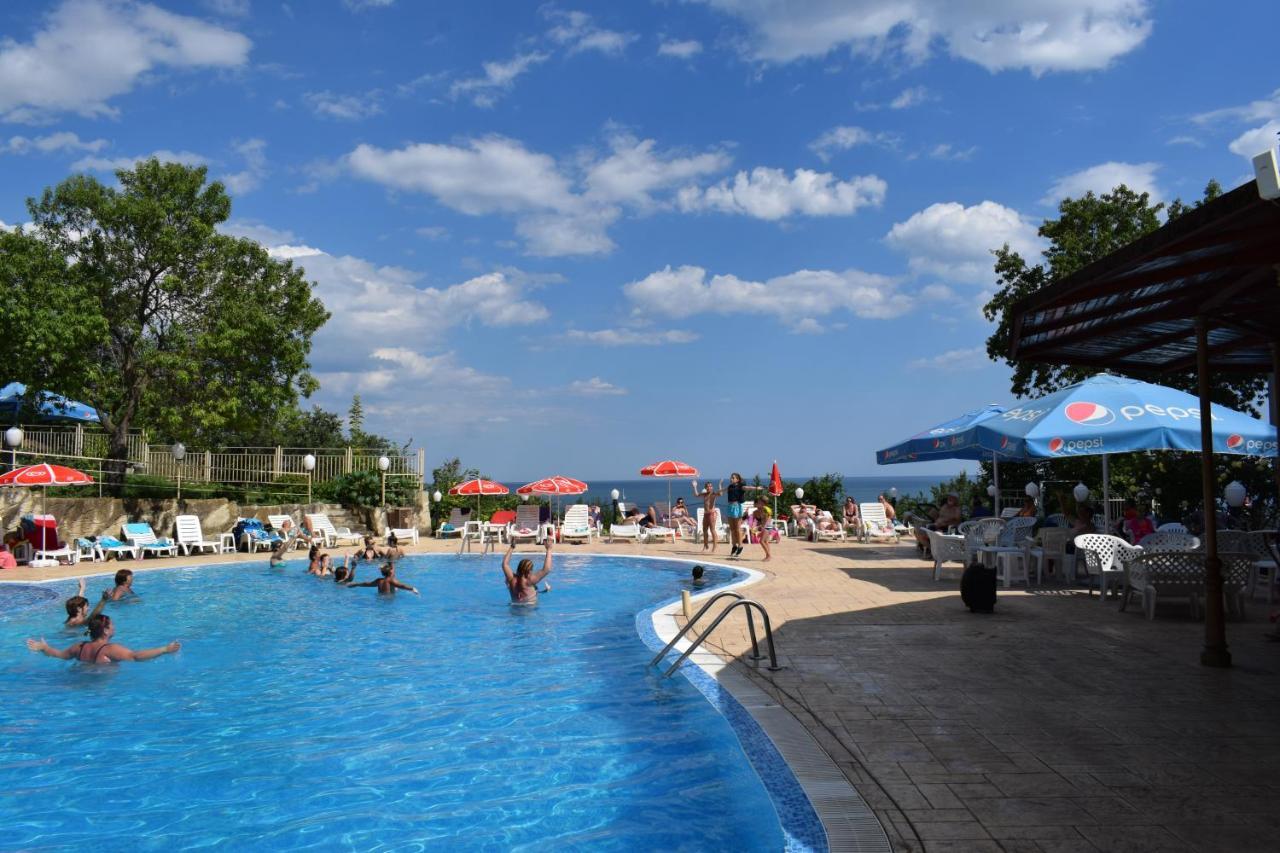 Ahilea Hotel - Free Pool Access Балчик Екстер'єр фото