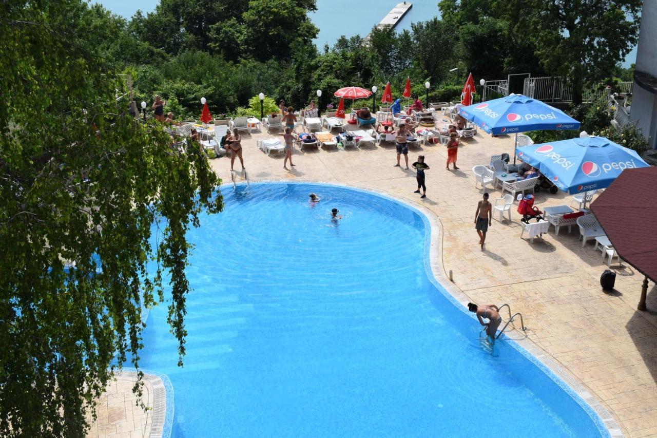 Ahilea Hotel - Free Pool Access Балчик Екстер'єр фото