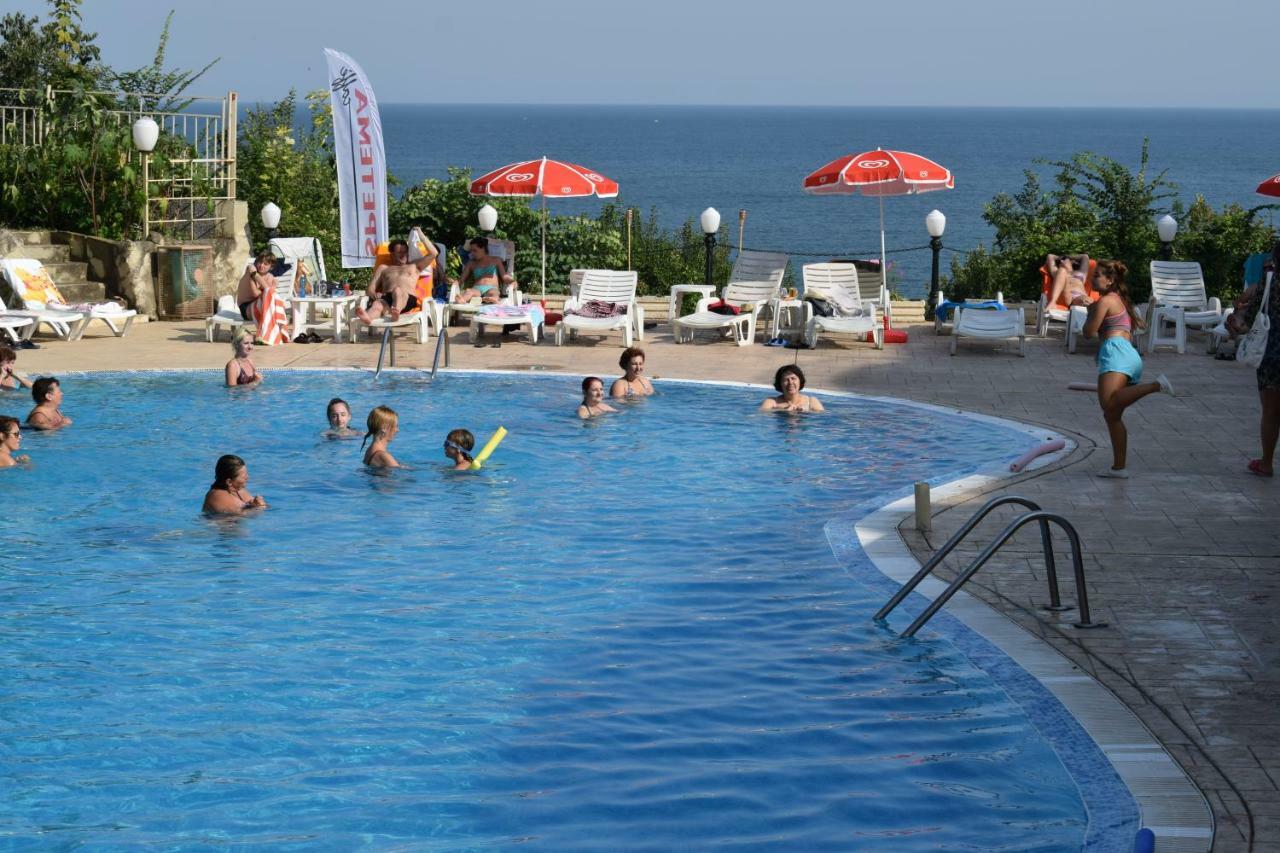 Ahilea Hotel - Free Pool Access Балчик Екстер'єр фото