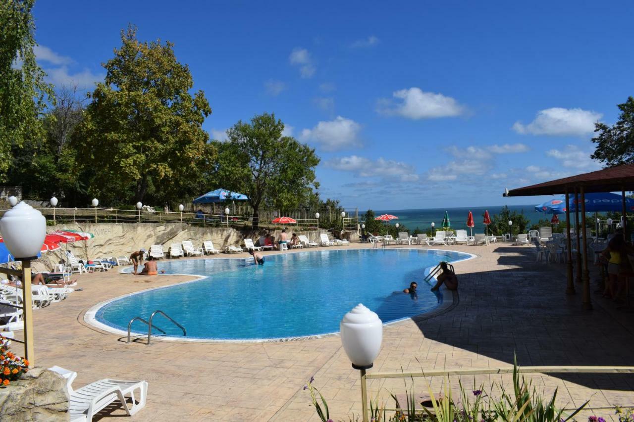 Ahilea Hotel - Free Pool Access Балчик Екстер'єр фото